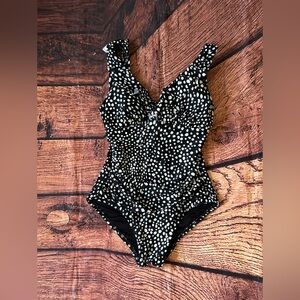 DKNY Black and White Swimwear‎